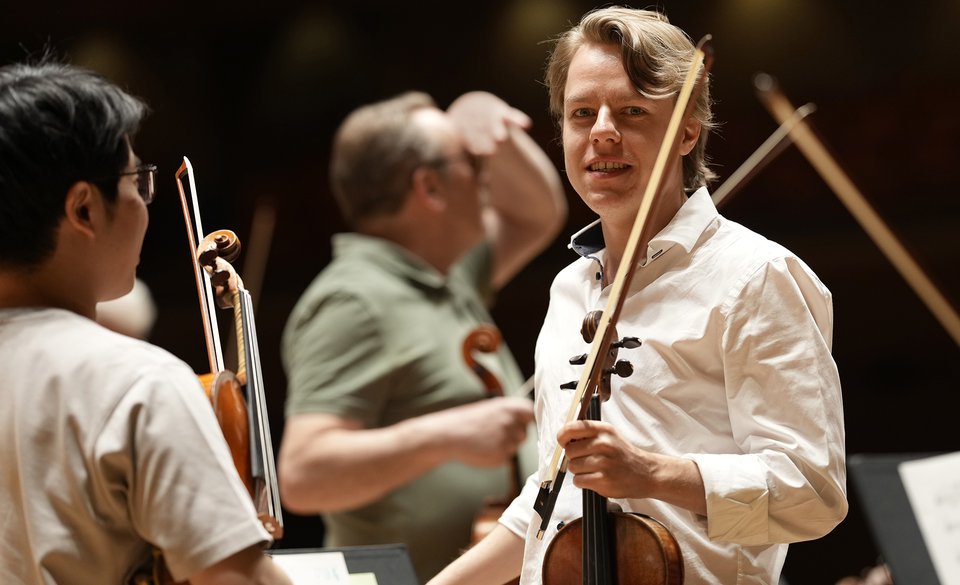 Akademist Johannes Tentschert auf Tournee Mai 26 in Linz