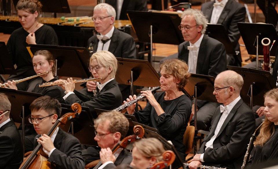Akademistin Alma Sonenshtain an der 2. Flöte beim Musikfest 2026